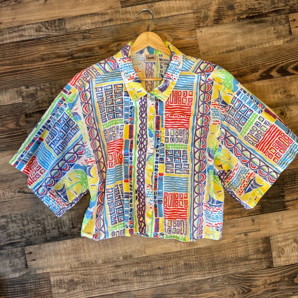 Vtg Lee Women’s Tropical Cropped Button Down Size 18 Can Fit Small- Large
